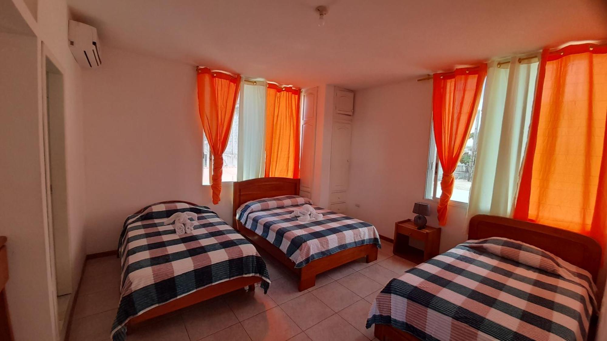 El Paraiso Puerto Ayora  Room photo